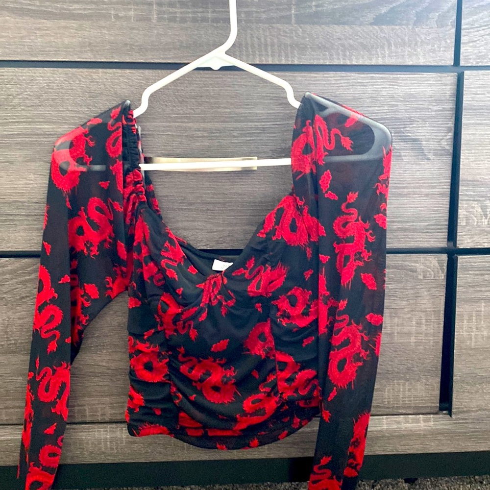 Dragon top